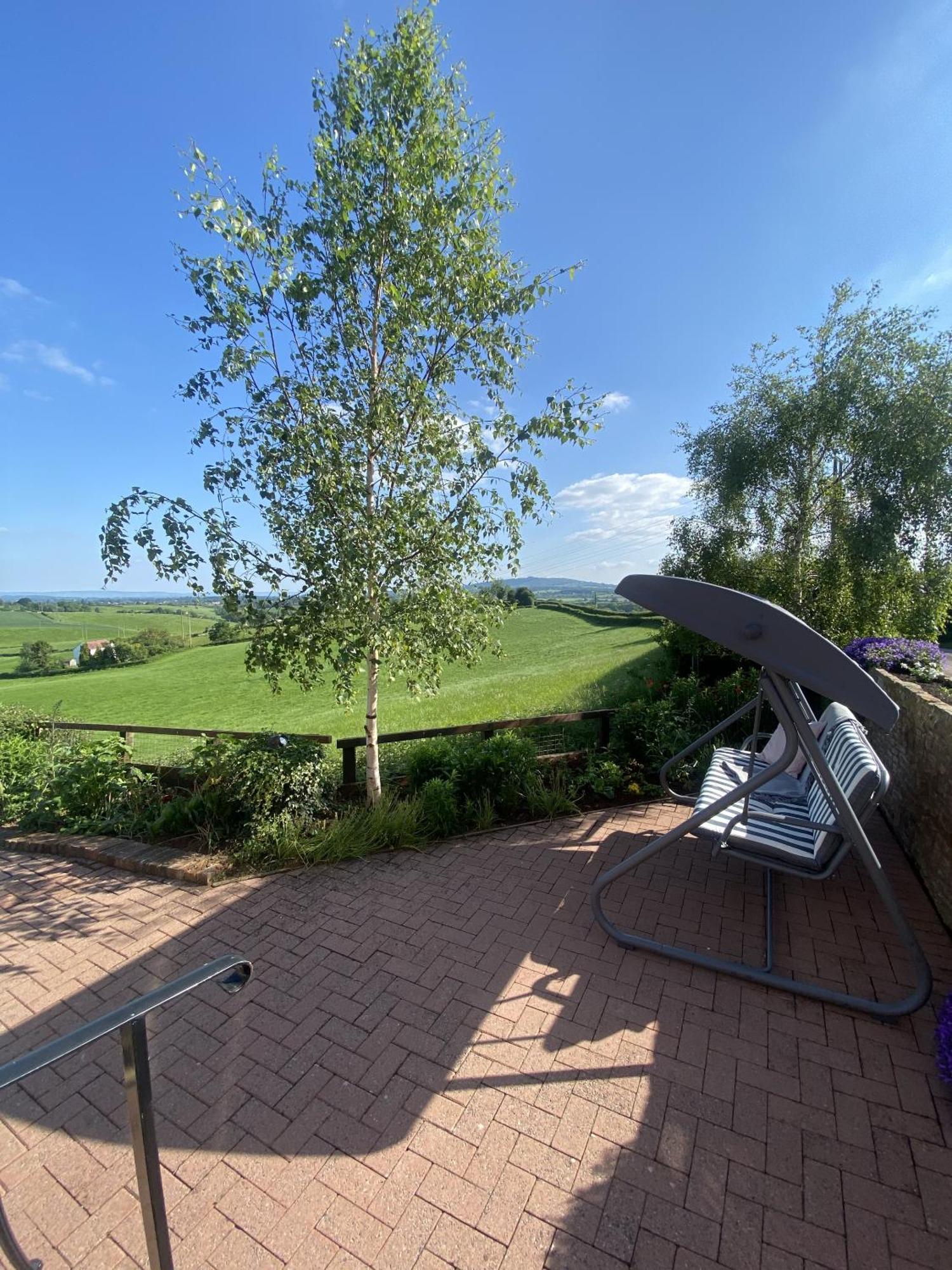 Newent Betula Views Studio מראה חיצוני תמונה